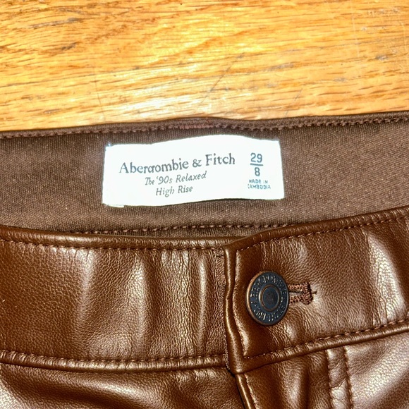 Abercrombie Curve Love Faux Leather The 90s Straight Leg High Rise Pants 29 - Picture 4 of 10